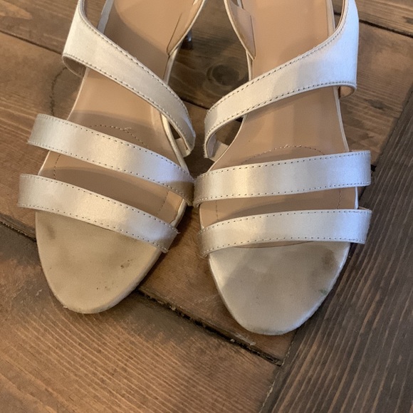 Naturalizer champagne color heels. - Picture 6 of 6